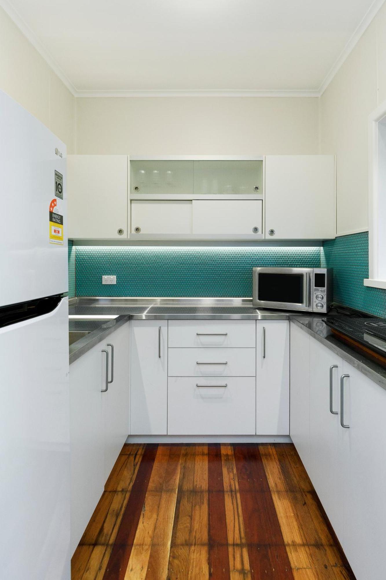 Currawong Lodge *
